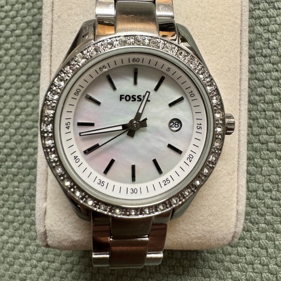 Women’s Fossil Watch - Picture 4 of 7